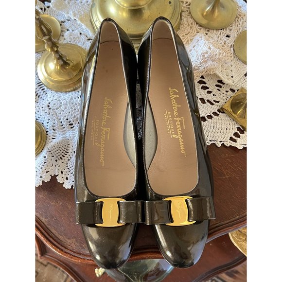 Vintage 90s Ferragamo Vara Bow Patent Leather Dark Brown 8 AA 338 DB 43048 - Picture 3 of 8